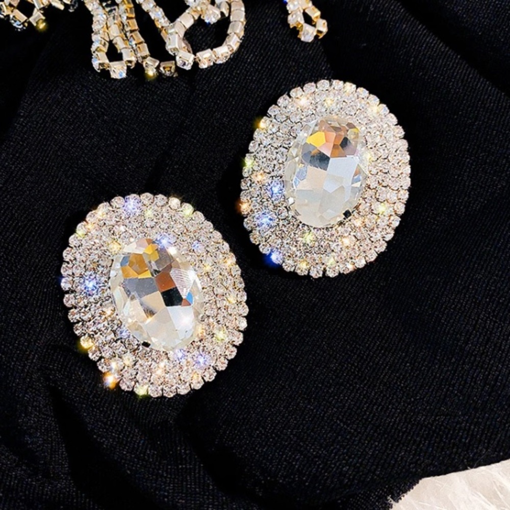 🌟 Big Rhinestone Oval Earrings